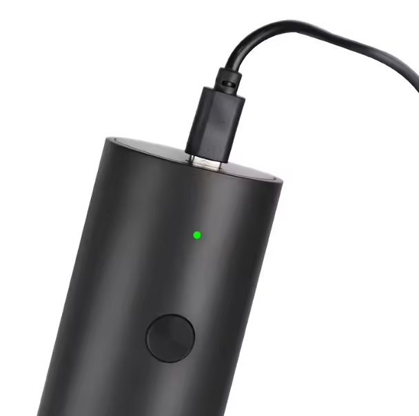 Elektromos só- és borsdaráló, USB-ről tölthető.